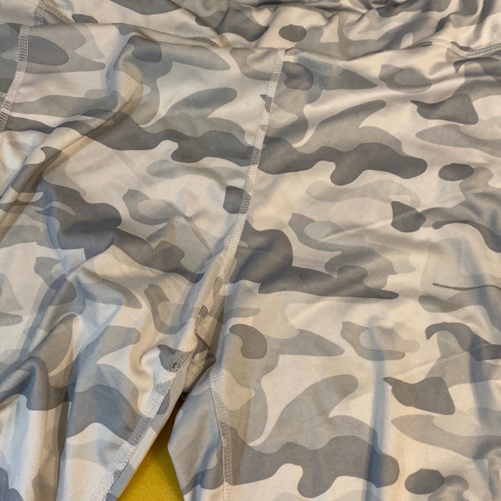 White camo leggings 2x